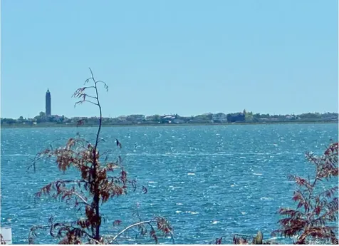 851 W Bay Drive West Islip NY 11795