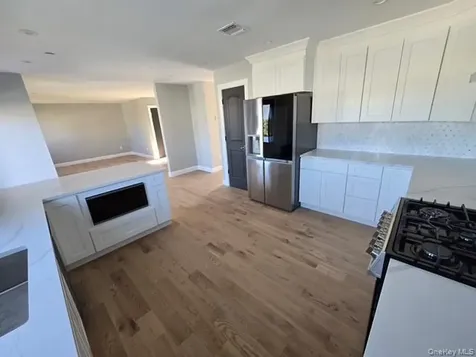 851 W Bay Drive West Islip NY 11795