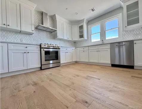 851 W Bay Drive West Islip NY 11795