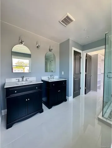 851 W Bay Drive West Islip NY 11795