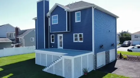 851 W Bay Drive West Islip NY 11795