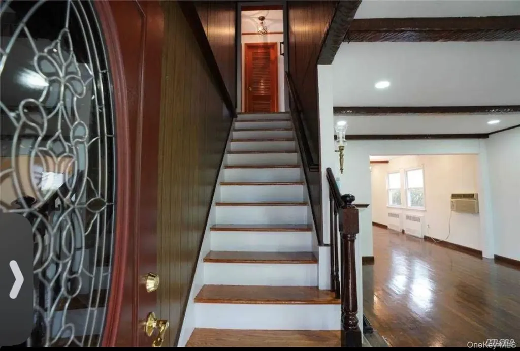 252 Arlington Street Mineola NY 11501