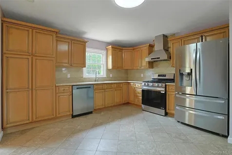17 Quaspeak Road Congers NY 10920