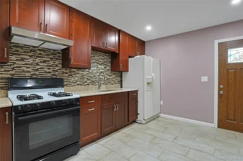 17 Quaspeak Road Congers NY 10920