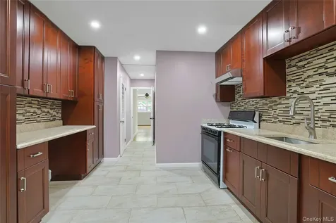 17 Quaspeak Road Congers NY 10920