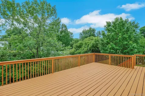 17 Quaspeak Road Congers NY 10920