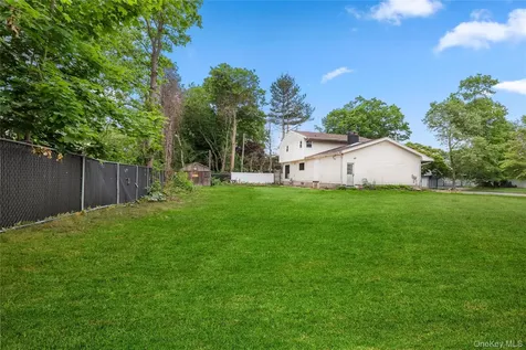 25 Adrienne Lane Hauppauge NY 11788