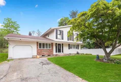 25 Adrienne Lane Hauppauge NY 11788