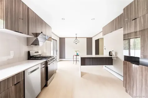 25 Adrienne Lane Hauppauge NY 11788