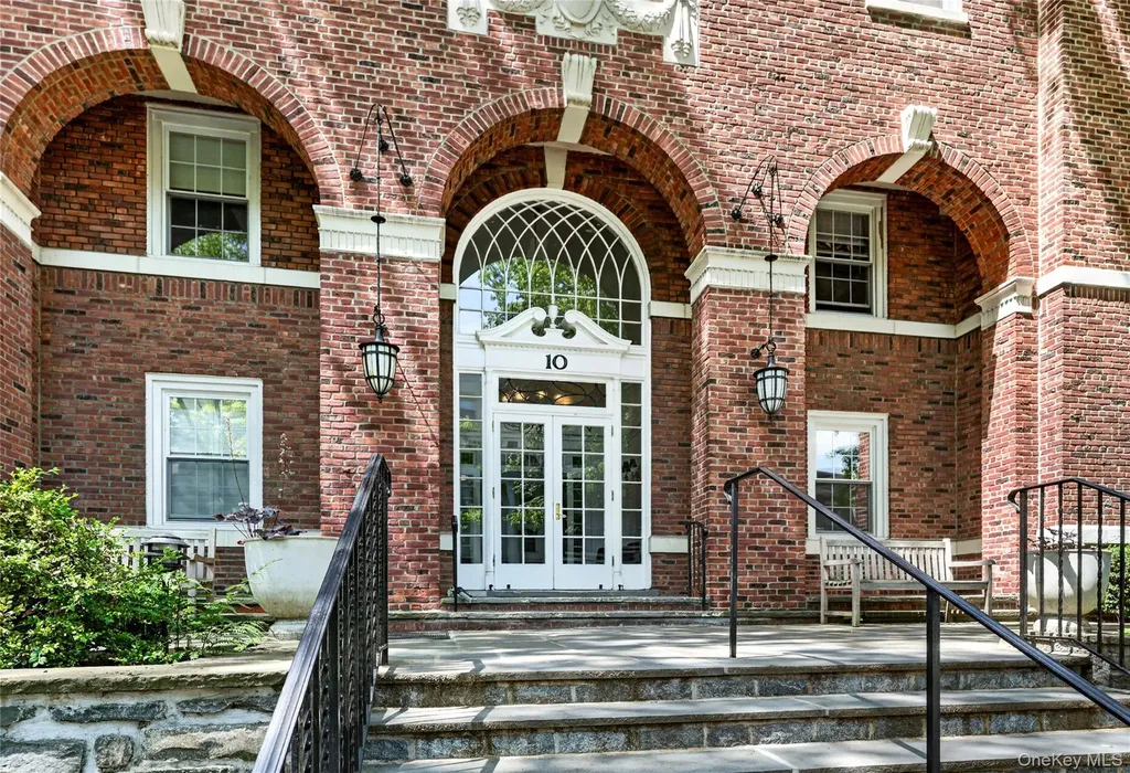 10 Brooklands Bronxville NY 10708