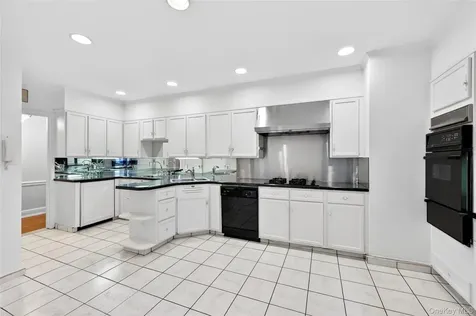 10 Brooklands Bronxville NY 10708