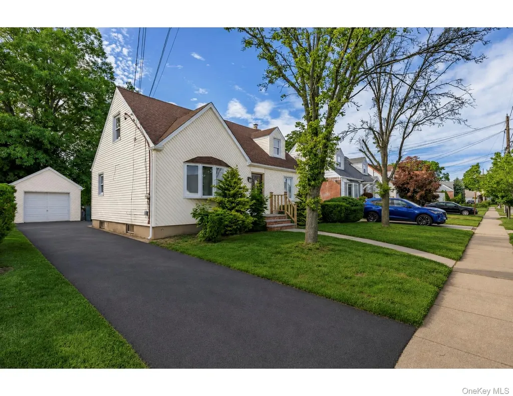 85 Todd Road Valley Stream NY 11580