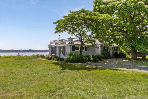 335 Centre Island Road Centre Island NY 11771
