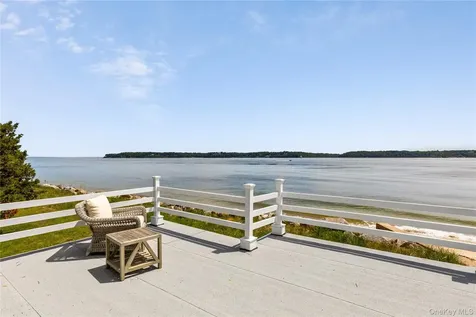 335 Centre Island Road Centre Island NY 11771