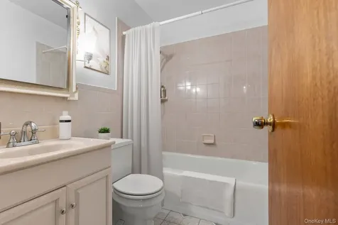 233 Woodland Avenue Yonkers NY 10703