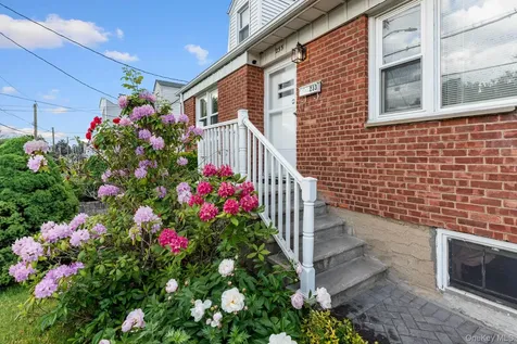 233 Woodland Avenue Yonkers NY 10703