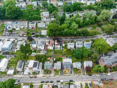 233 Woodland Avenue Yonkers NY 10703