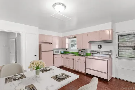 233 Woodland Avenue Yonkers NY 10703