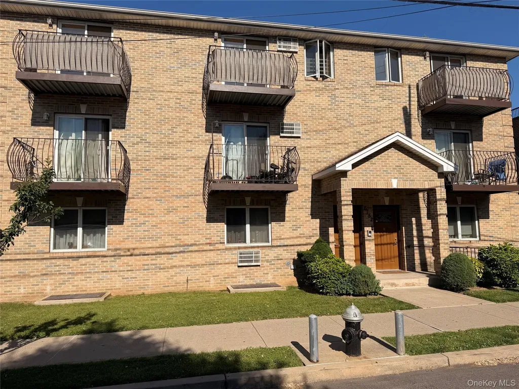 6152 170th Street Fresh Meadows NY 11365