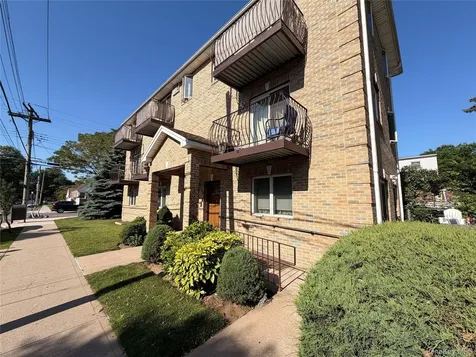 6152 170th Street Fresh Meadows NY 11365