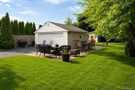 13 Gerald Avenue Hicksville NY 11801