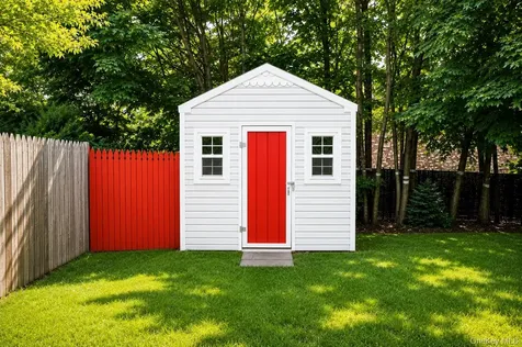 13 Gerald Avenue Hicksville NY 11801