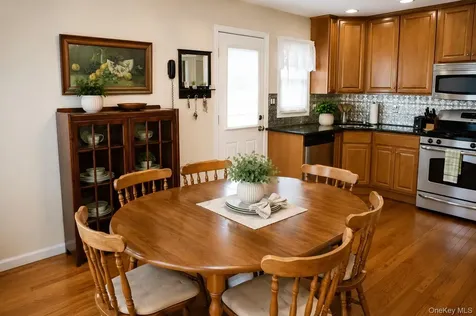 13 Gerald Avenue Hicksville NY 11801