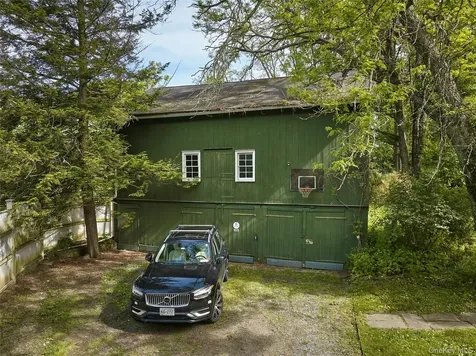 2498 Salt Point Turnpike Clinton Corners NY 12514