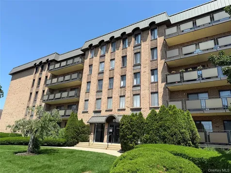 175 Maple Avenue Westbury NY 11590