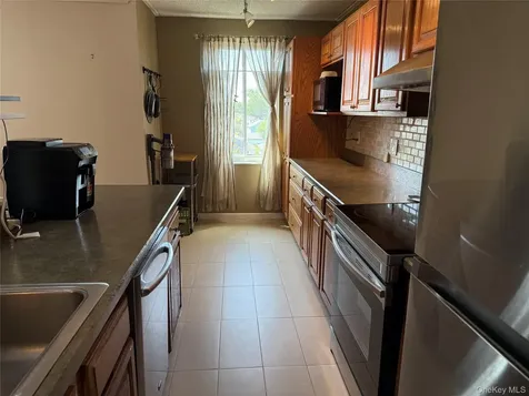 175 Maple Avenue Westbury NY 11590