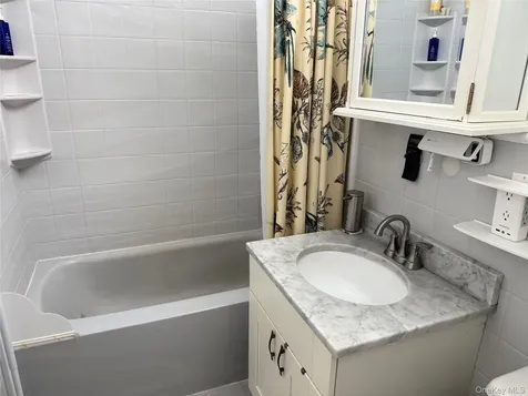175 Maple Avenue Westbury NY 11590