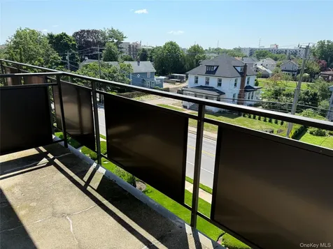 175 Maple Avenue Westbury NY 11590
