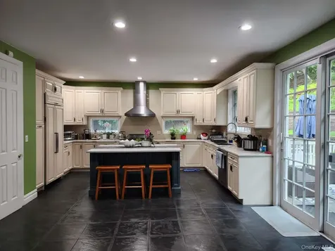 1259 N Country Road Stony Brook NY 11790