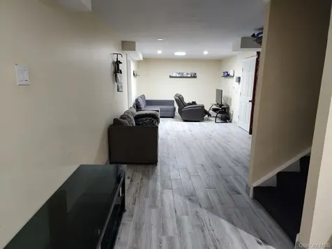 1259 N Country Road Stony Brook NY 11790