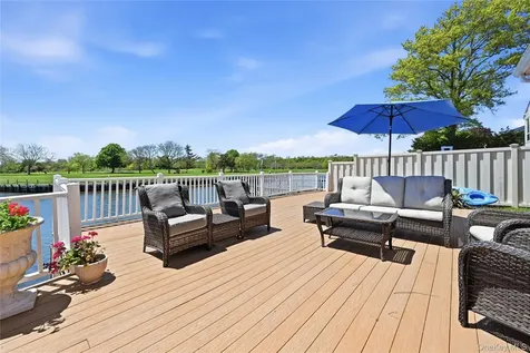 2890 Clubhouse Road Merrick NY 11566