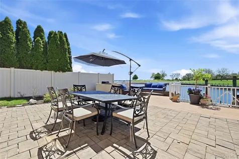 2890 Clubhouse Road Merrick NY 11566