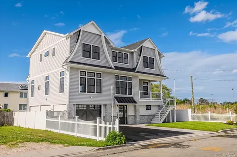 3681 Naomi Street Seaford NY 11783