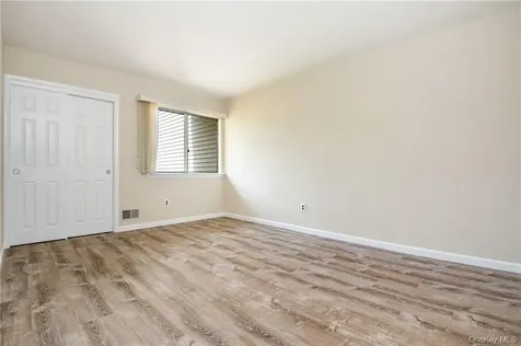96 Molly Pitcher Lane Yorktown Heights NY 10598