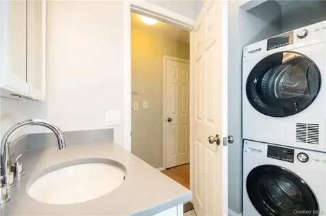 96 Molly Pitcher Lane Yorktown Heights NY 10598