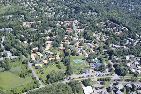 96 Molly Pitcher Lane Yorktown Heights NY 10598