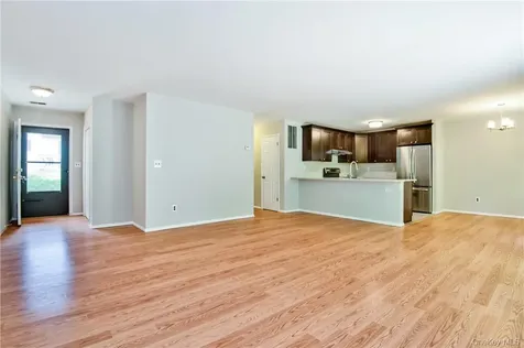 96 Molly Pitcher Lane Yorktown Heights NY 10598