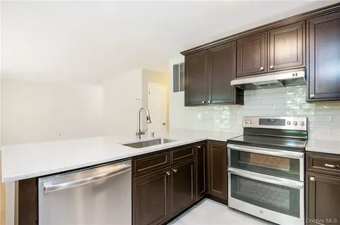 96 Molly Pitcher Lane Yorktown Heights NY 10598