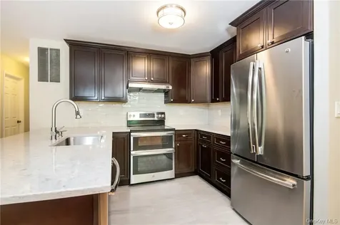 96 Molly Pitcher Lane Yorktown Heights NY 10598