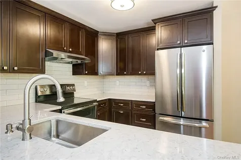 96 Molly Pitcher Lane Yorktown Heights NY 10598