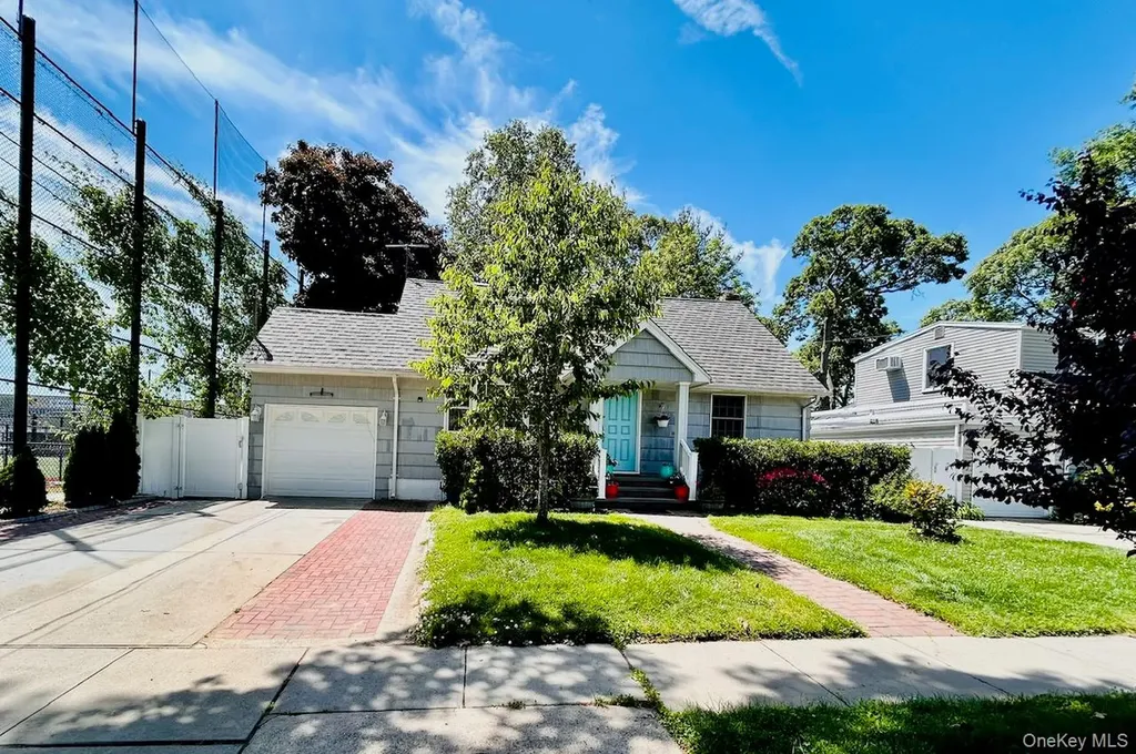 156 Moore Avenue Massapequa Park NY 11762