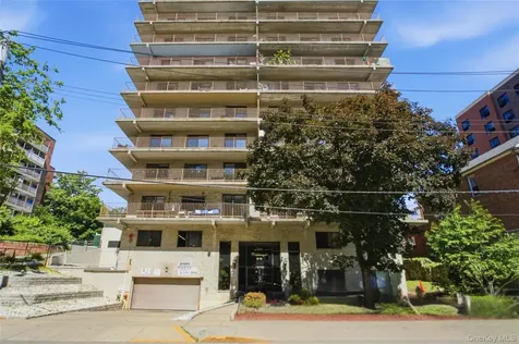 687 Bronx River Road Yonkers NY 10704