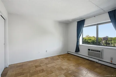 687 Bronx River Road Yonkers NY 10704