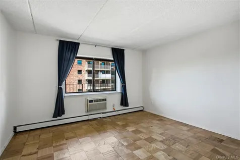 687 Bronx River Road Yonkers NY 10704