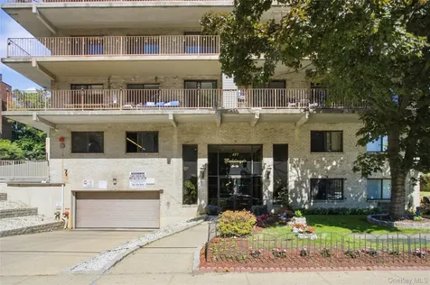 687 Bronx River Road Yonkers NY 10704
