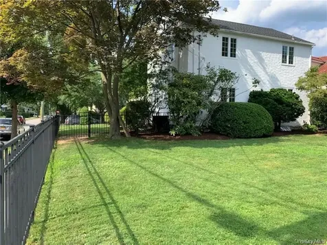 18 Chestnut Avenue Pelham NY 10803
